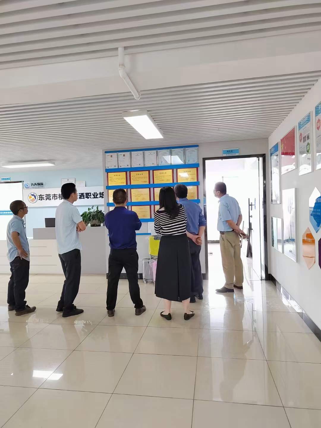 瀟灑培訓(xùn)歡迎你(瀟灑學(xué)校)